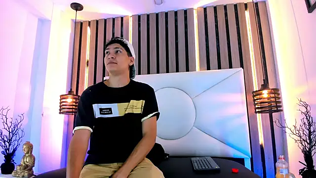 Snapshot of Jhojan_twink chatting on 1, 11, 2025 Jhojan twink online show from 1, 11, 2025