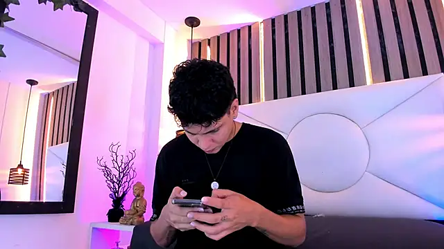 Snapshot of Jhojan_twink chatting on 4, 11, 2025 Jhojan twink online show from 4, 11, 2025