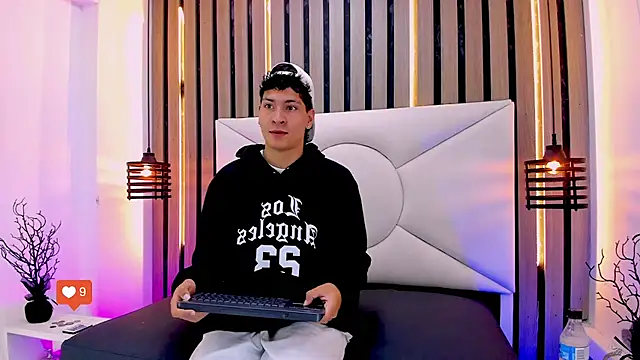 Snapshot of Jhojan_twink chatting on 8, 11, 2025 Jhojan twink online show from 8, 11, 2025