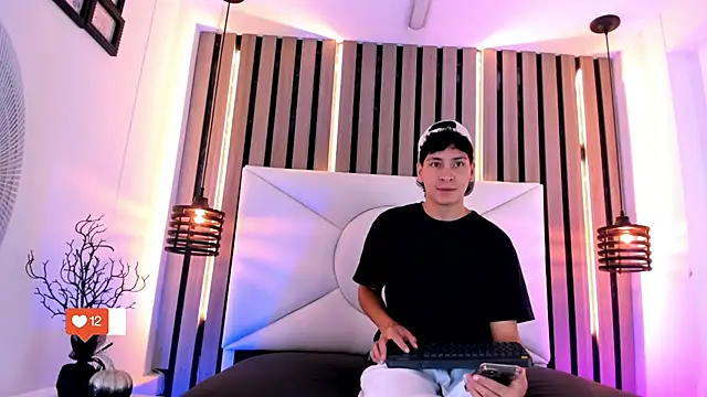 Snapshot of Jhojan_twink chatting on 9, 11, 2025 Jhojan twink online show from 9, 11, 2025