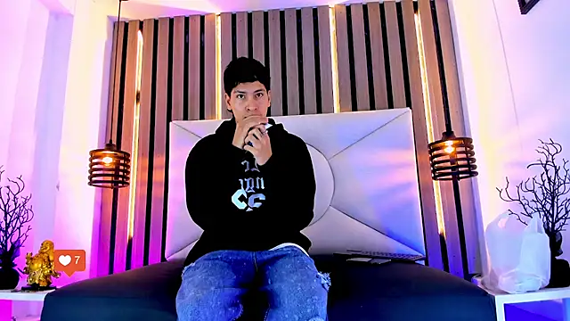 Snapshot of Jhojan_twink chatting on 14, 11, 2025 Jhojan twink online show from 14, 11, 2025