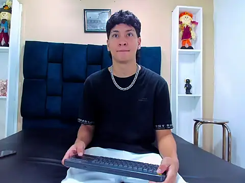 Snapshot of Jhojan_twink chatting on 21, 11, 2025 Jhojan twink online show from 21, 11, 2025