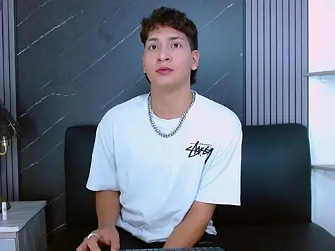 Jhojan twink online show from 2, 4, 2026