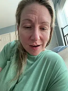 Snapshot of LittleMsMILF chatting on 25, 2, 2026 LittleMsMILF online show from 25, 2, 2026