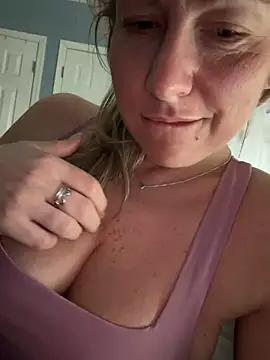 Snapshot of LittleMsMILF chatting on 15, 3, 2026 LittleMsMILF online show from 15, 3, 2026