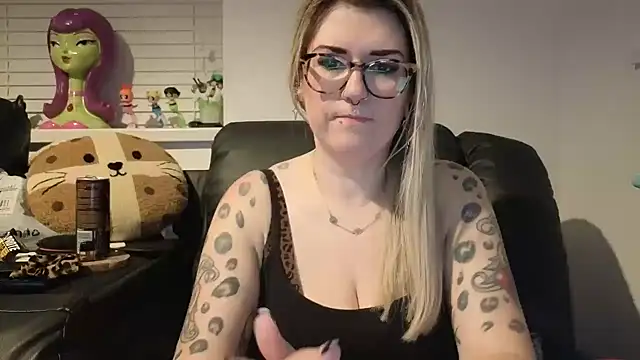 Snapshot of Sizzling_Indie36 chatting on 21, 3, 2026 Sizzling Indie36 online show from 21, 3, 2026