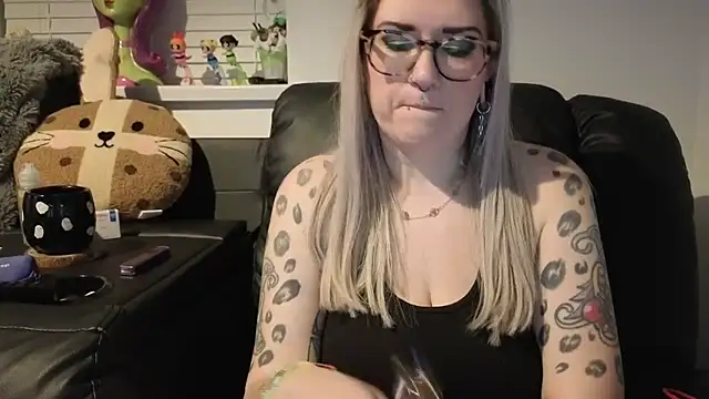 Snapshot of Sizzling_Indie36 chatting on 25, 3, 2026 Sizzling Indie36 online show from 25, 3, 2026