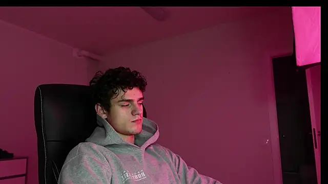 Snapshot of Brad_Holloway chatting on 15, 11, 2025 Brad Holloway online show from 15, 11, 2025