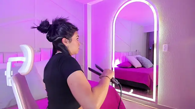 Snapshot of Eimmy_bm chatting on 12, 10, 2025 Eimmy bm online show from 12, 10, 2025