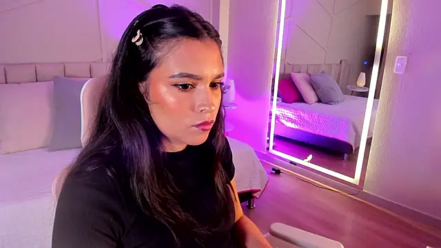 Snapshot of Eimmy_bm chatting on 20, 11, 2025 Eimmy bm online show from 20, 11, 2025