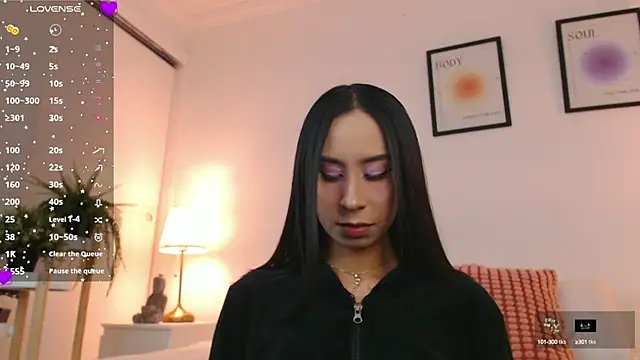 Snapshot of Valen_ross_ chatting on 10, 9, 2025 Valen ross online show from 10, 9, 2025