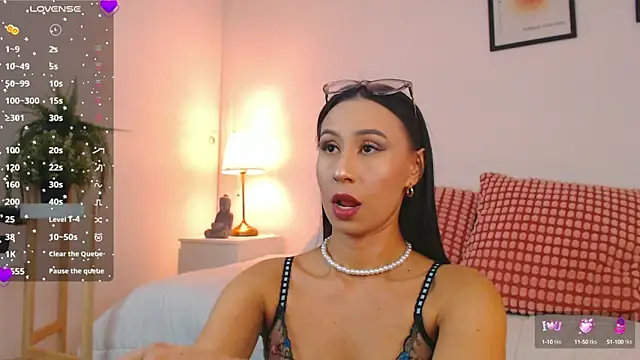 Snapshot of Valen_ross_ chatting on 12, 9, 2025 Valen ross online show from 12, 9, 2025