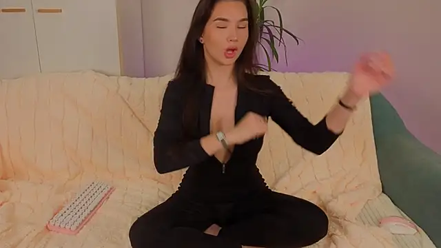 EmiliaDroll online show from 2, 11, 2025