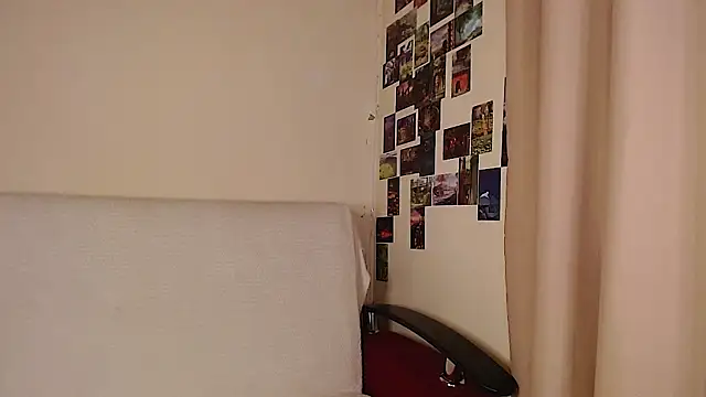 Snapshot of c0ralynx chatting on 12, 11, 2025 c0ralynx online show from 12, 11, 2025