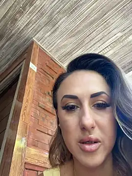 Snapshot of Brilliant-Splashes chatting on 7, 3, 2026 Brilliant-Splashes online show from 7, 3, 2026