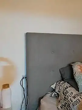 Snapshot of Elowyn chatting on 10, 9, 2025 Elowyn online show from 10, 9, 2025