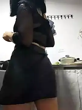 Snapshot of Elowyn chatting on 4, 10, 2025 Elowyn online show from 4, 10, 2025