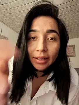 Snapshot of Elowyn chatting on 26, 10, 2025 Elowyn online show from 26, 10, 2025