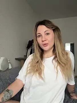 mollygirll online show from 18, 11, 2025