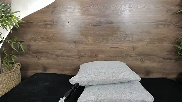 mia lacy  online show from 22, 11, 2025