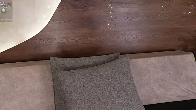 mia lacy  online show from 17, 12, 2025