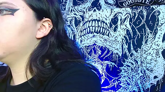 Snapshot of mikaskullcs chatting on 8, 10, 2025 mikaskullcs online show from 8, 10, 2025