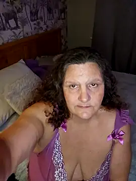 MissQueenBeex online show from 5, 11, 2025