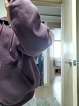 woonee827372 online show from 20, 11, 2025