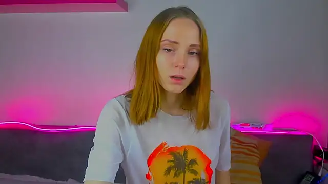 Snapshot of Gina_lovelyy chatting on 10, 10, 2025 Gina lovelyy online show from 10, 10, 2025