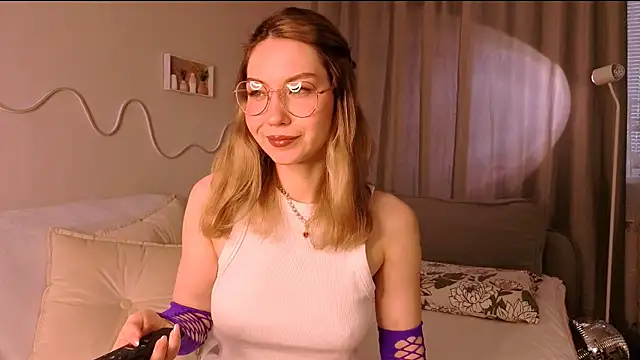 Snapshot of Lilo_Sims chatting on 15, 10, 2025 Lilo Sims online show from 15, 10, 2025