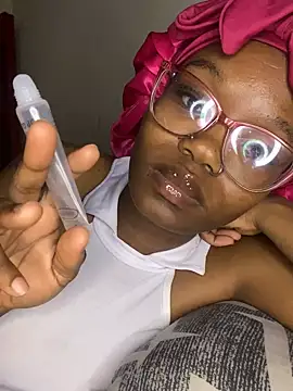 Snapshot of YummyMelanin117 chatting on 26, 10, 2025 YummyMelanin117 online show from 26, 10, 2025