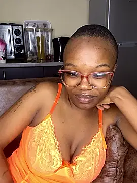 Snapshot of YummyMelanin117 chatting on 29, 10, 2025 YummyMelanin117 online show from 29, 10, 2025