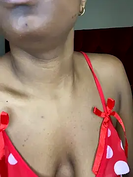 Snapshot of YummyMelanin117 chatting on 12, 11, 2025 YummyMelanin117 online show from 12, 11, 2025