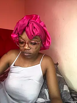 Snapshot of YummyMelanin117 chatting on 19, 11, 2025 YummyMelanin117 online show from 19, 11, 2025