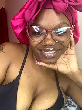 Snapshot of YummyMelanin117 chatting on 20, 11, 2025 YummyMelanin117 online show from 20, 11, 2025