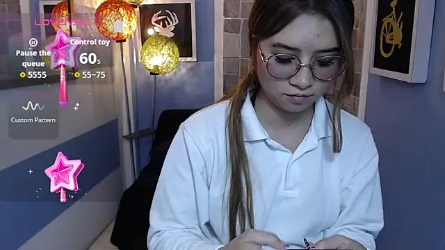 Snapshot of Fiorellaa_delsd chatting on 22, 10, 2025 Fiorellaa delsd online show from 22, 10, 2025