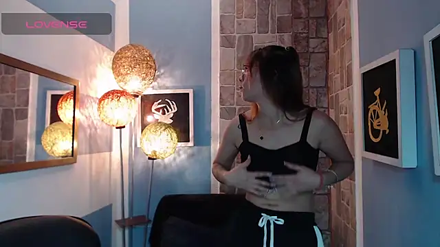 Snapshot of Fiorellaa_delsd chatting on 5, 11, 2025 Fiorellaa delsd online show from 5, 11, 2025