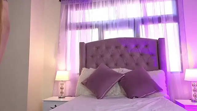 Snapshot of zaraquiinn chatting on 14, 10, 2025 zaraquiinn online show from 14, 10, 2025