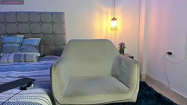 samxx muscle online show from 5, 10, 2025