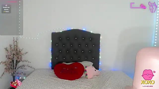 kitty girl   online show from 23, 9, 2025