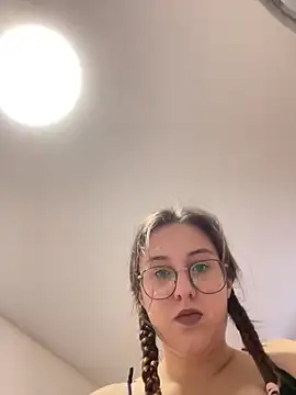 Snapshot of Vviikkssiikk chatting on 24, 11, 2025 Vviikkssiikk online show from 24, 11, 2025