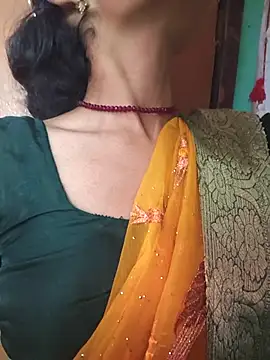 Snapshot of Eshna_Dabral chatting on 19, 10, 2025 Eshna Dabral online show from 19, 10, 2025