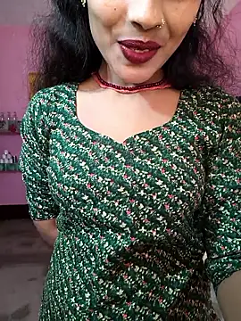 Snapshot of Eshna_Dabral chatting on 10, 11, 2025 Eshna Dabral online show from 10, 11, 2025