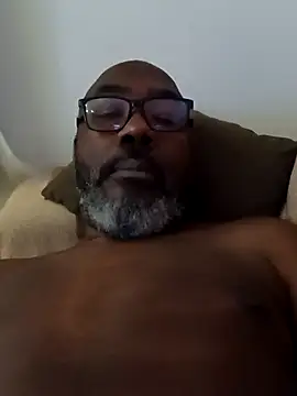 Snapshot of Bigmaumau54 chatting on 14, 12, 2025 Bigmaumau54 online show from 14, 12, 2025