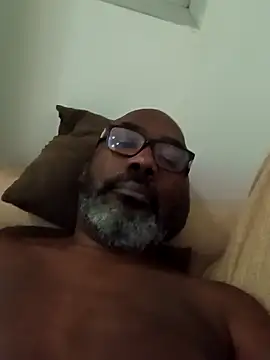 Snapshot of Bigmaumau54 chatting on 16, 12, 2025 Bigmaumau54 online show from 16, 12, 2025