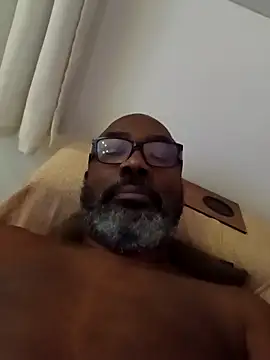 Snapshot of Bigmaumau54 chatting on 17, 12, 2025 Bigmaumau54 online show from 17, 12, 2025