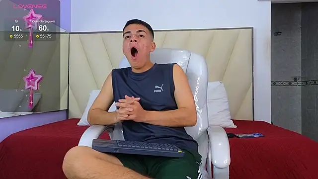 Hotboy21  online show from 8, 11, 2025