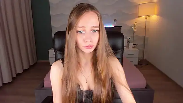 Amy Waynee online show from 22, 10, 2025