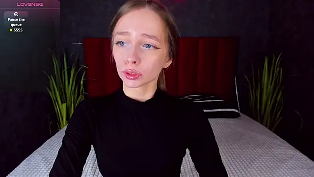 Amy Waynee online show from 2, 11, 2025