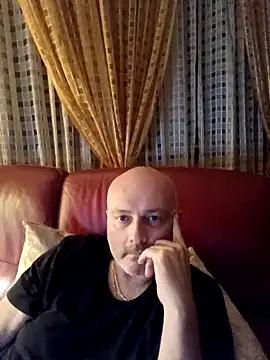 Alexis Bull online show from 19, 10, 2025